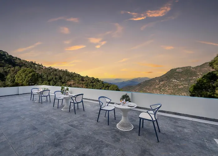 The Snowflake In - Family Groups & Events & Traking - Open Rooftop - Balcony